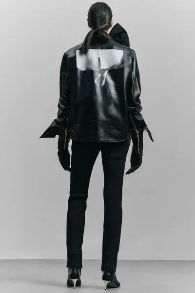 Look 10